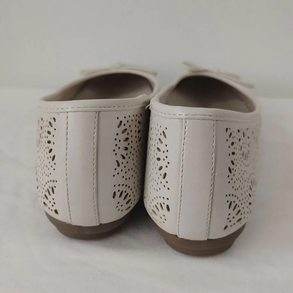 Cloudwalkers Bradley Shoes 8.5W Cream Perforated Ballet Flats Comfort